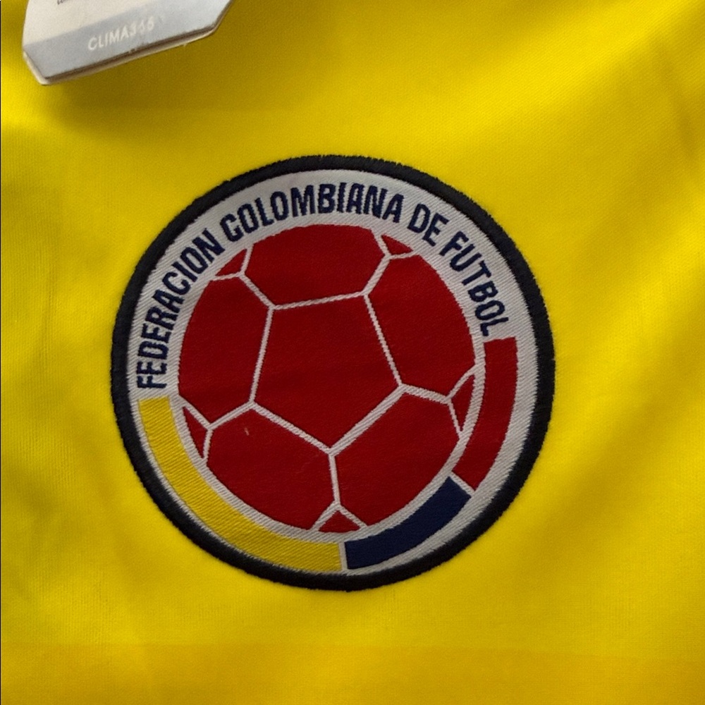 adidas Men’s Yellow Colombia National Team Jersey with Navy & Red Accents - Picture 4 of 8